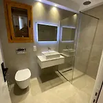 Apartment Yourself *