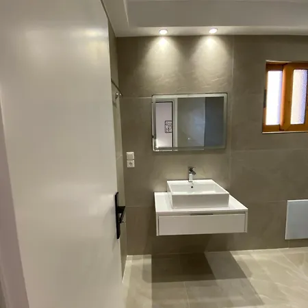 Yourself Apartment *