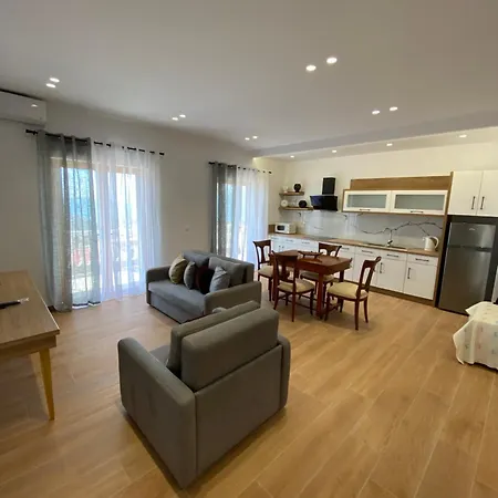 Yourself Apartment Sarande